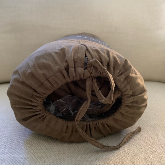 New $169 Luxury Bed SheetsBamboo Viscose Blend in Chocolate - Picture 5 of 6